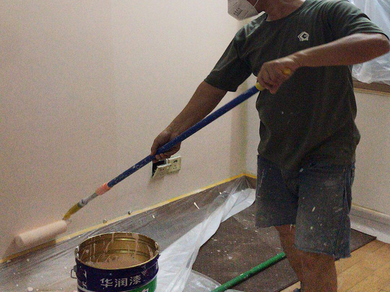 刷墻工人工錢多少一天，看看西安裝修公司的報價