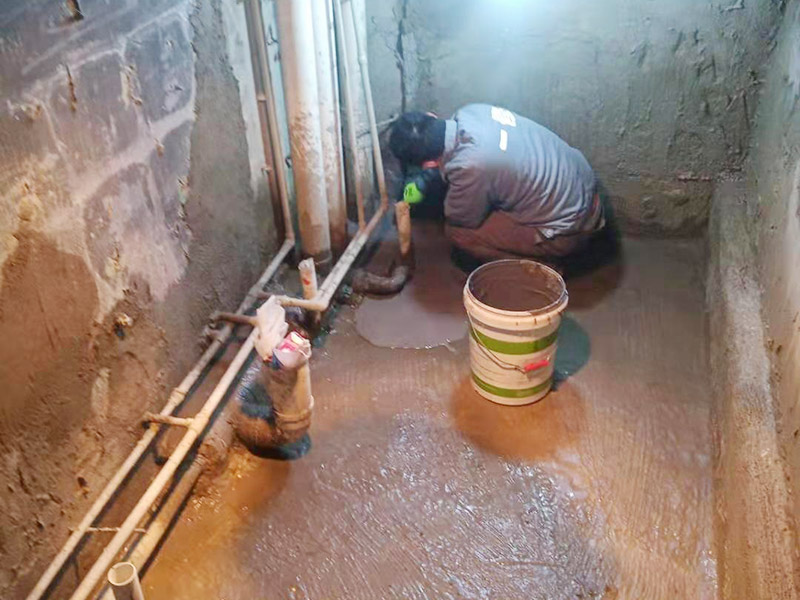 新裝的房子地板漏水，地板漏水怎么解決