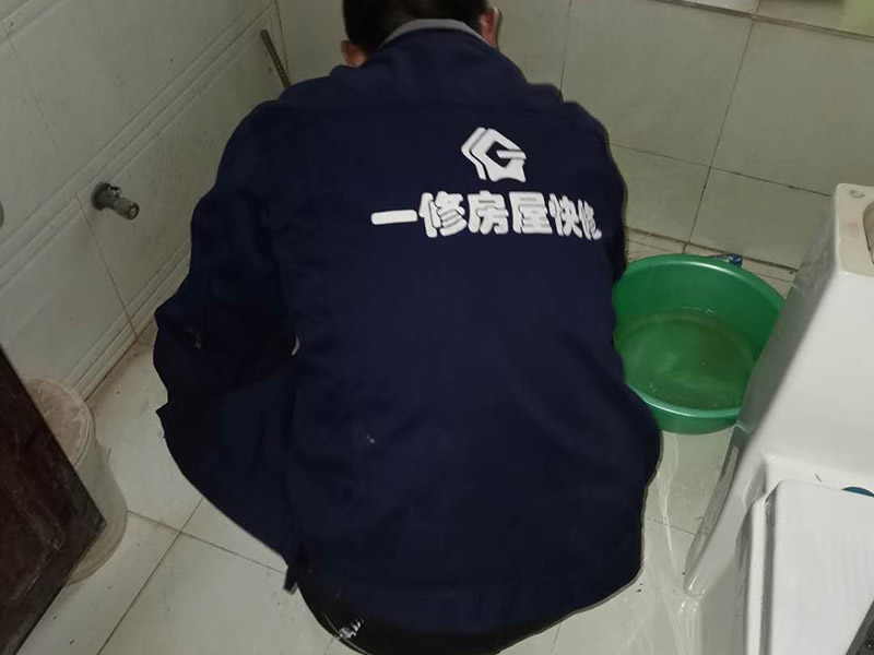 樓上漏水樓下如何補(bǔ)漏，樓上沒用水怎么
