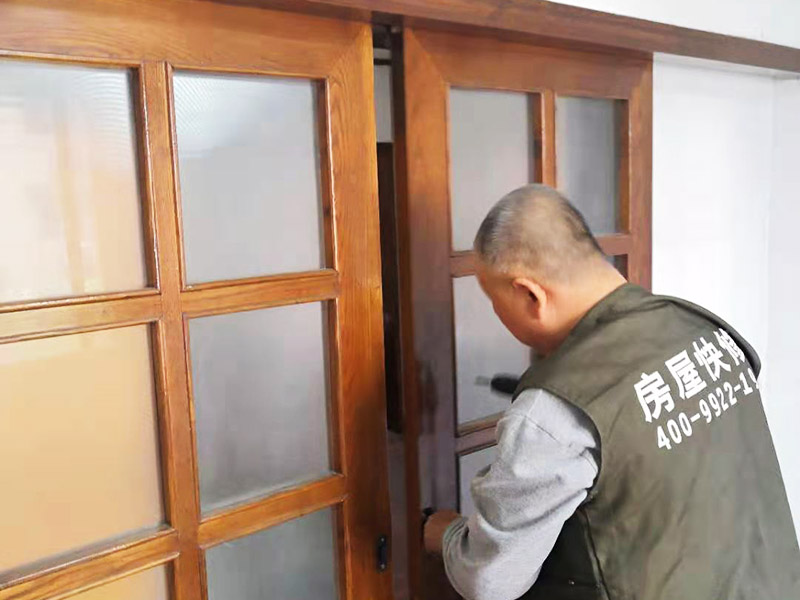廚房推拉門維修，自己動手維修如何卸下